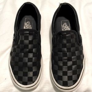 Women’s vans lack checkered